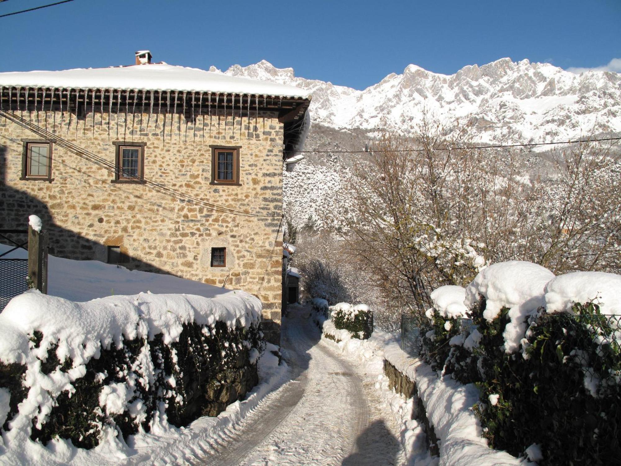 Albergue Turístico Valdebaró Camaleño Exterior foto